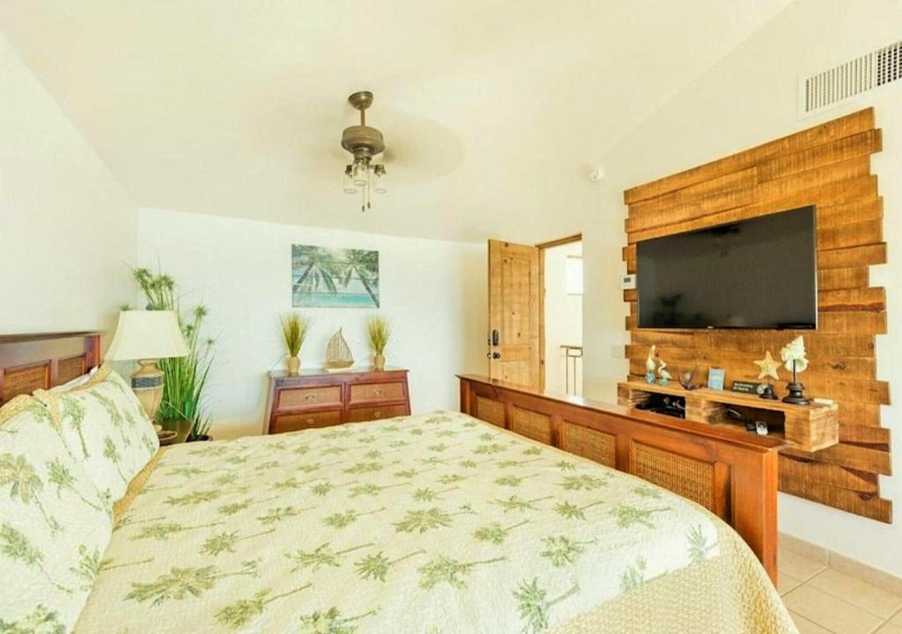 Right On The Beach! Rocky Point Condo Rental - 2 Bedroom Penthouse Beachfront 외부 사진