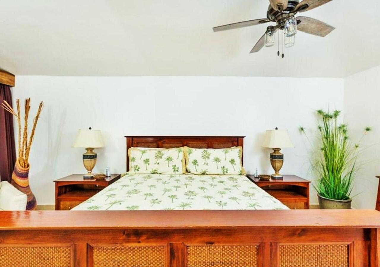 Right On The Beach! Rocky Point Condo Rental - 2 Bedroom Penthouse Beachfront 외부 사진